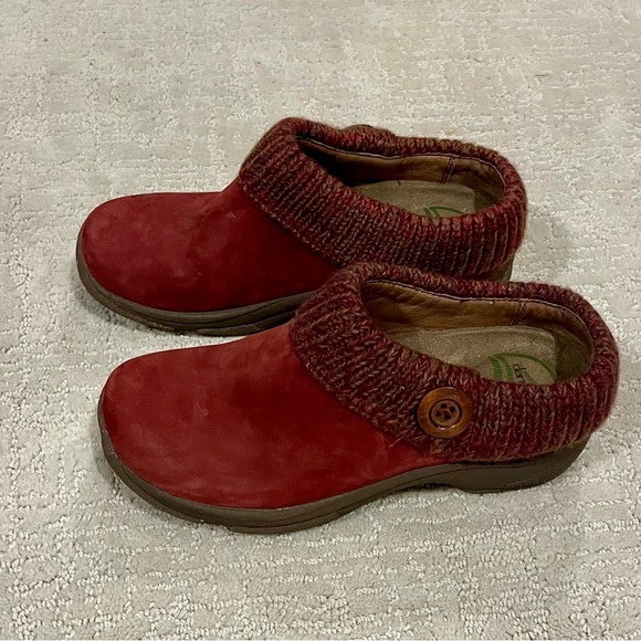 Dansko Shoes - Dansko Women's Red leather Slip-On Clogs size 36